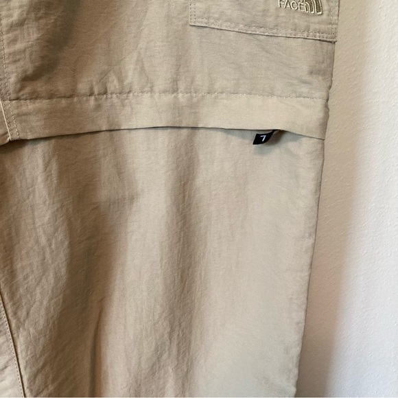 North Face Convertible Hiking Plants 12 - Picture 3 of 9